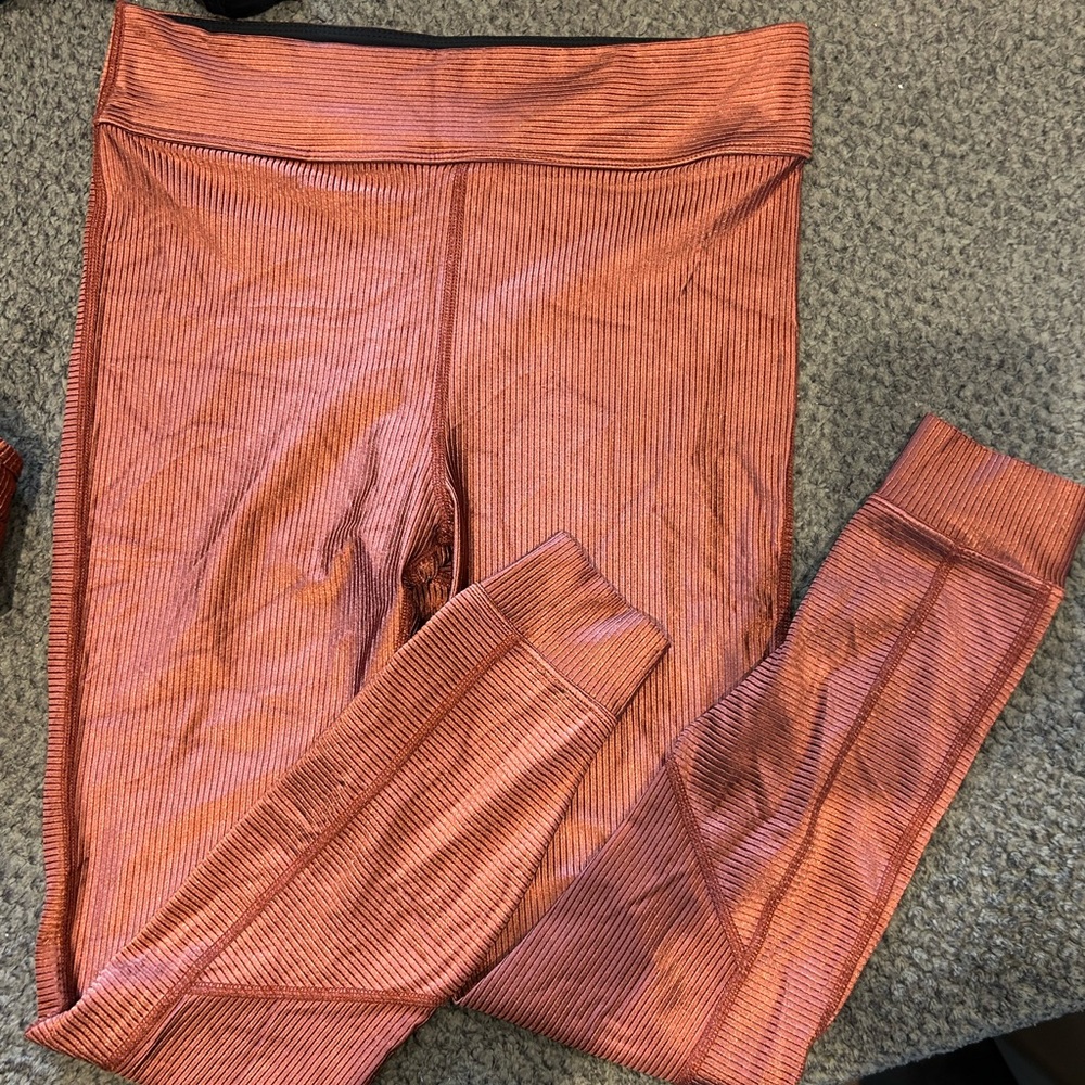 Alala SET
Raya Ribbed Activewear Set Size Large - Picture 10 of 12